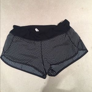 Lululemon Black & White "Speed Short"
