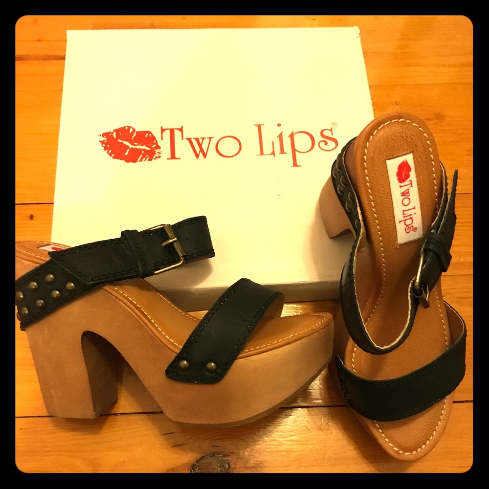 Two Lips platform heels