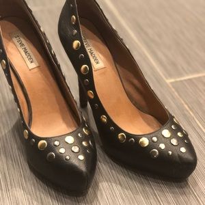Steve Madden Black Leather Pumps