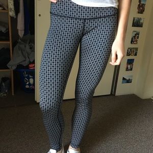 Lululemon geometric print leggings