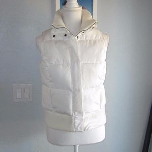 Never been worn white Merona Puffer Vest - size S