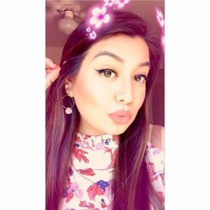 Meet your Posher, Alejandra