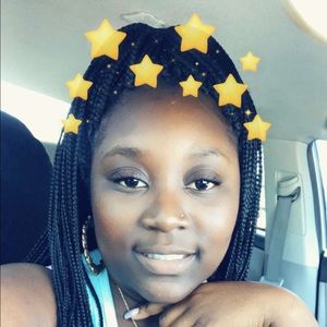 Meet your Posher, Kendra