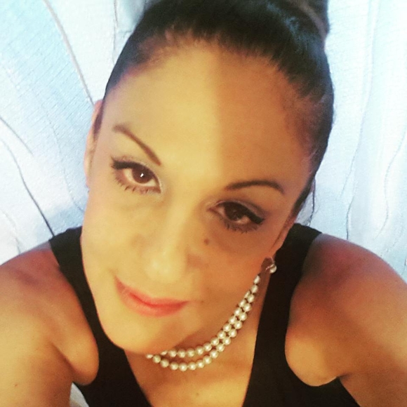 Meet your Posher, Hilda - Picture 1 of 1