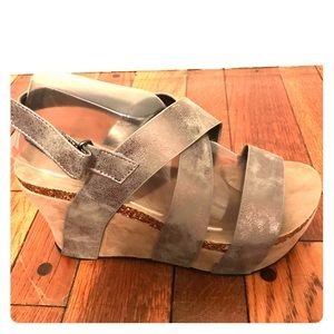 Pierre Dumas Hester Wedges - Size 7.5