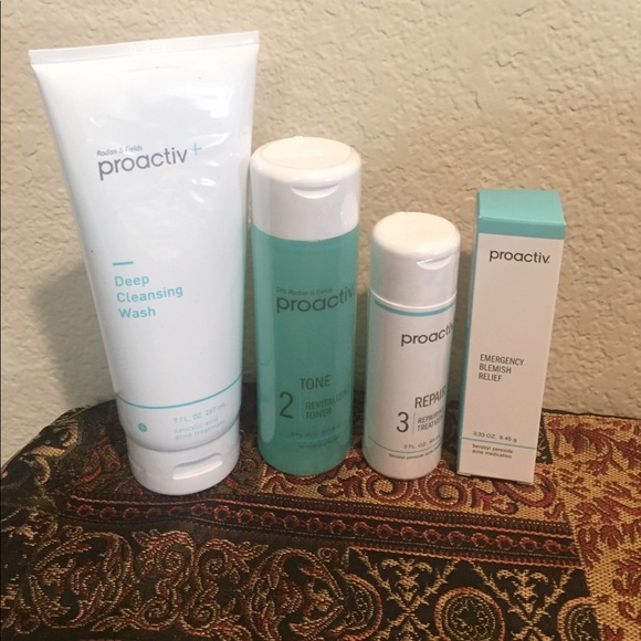 Proactiv Acne treatment - UNOPENED - Picture 1 of 5