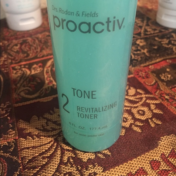 Proactiv Acne treatment - UNOPENED - Picture 3 of 5