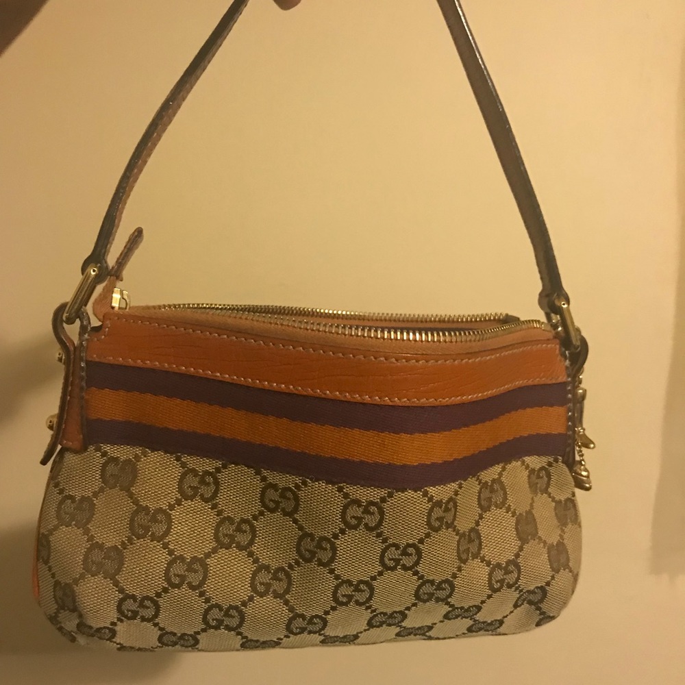 Envelope Style Gucci