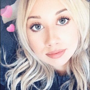 Meet your Posher, Shania