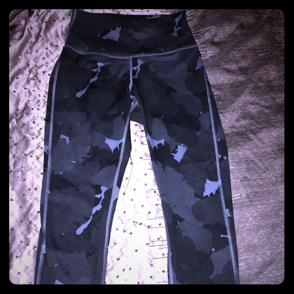 TRADE FOR KELLI Lululemon Wunder Under Camo