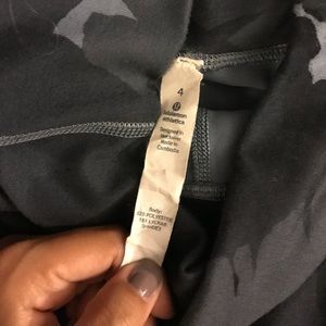 lululemon athletica Pants - TRADE FOR KELLI Lululemon Wunder Under Camo lululemon athletica Pants - TRADE FOR KELLI Lululemon Wunder Under Camo