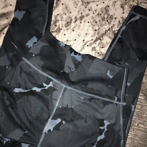 lululemon athletica Pants - TRADE FOR KELLI Lululemon Wunder Under Camo lululemon athletica Pants - TRADE FOR KELLI Lululemon Wunder Under Camo