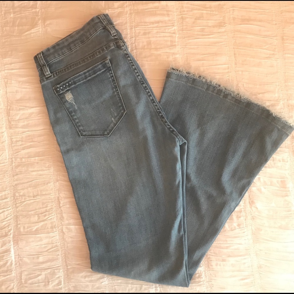 BlankNYC/Blank Denim bell bottom distressed jeans
