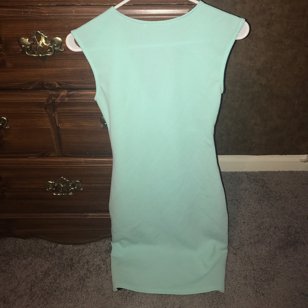 Dress - Picture 2 of 2