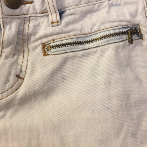 Free People Cutoff Shorts W25 - Picture 3 of 4