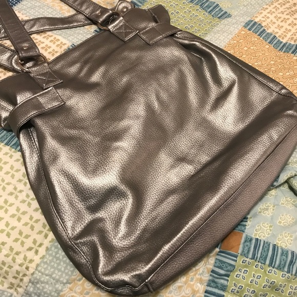 💥Donated💥NWOT Adorable Silver Purse - Picture 5 of 7