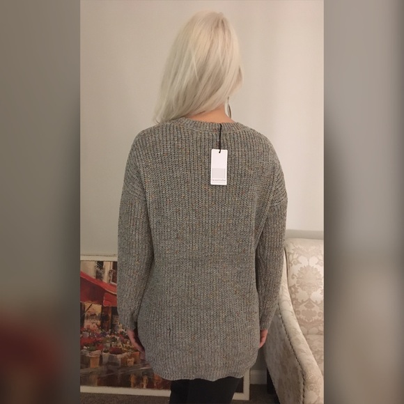 A MUST! LAST 1! 💕Speckled Gray front tie Sweater - Picture 4 of 4