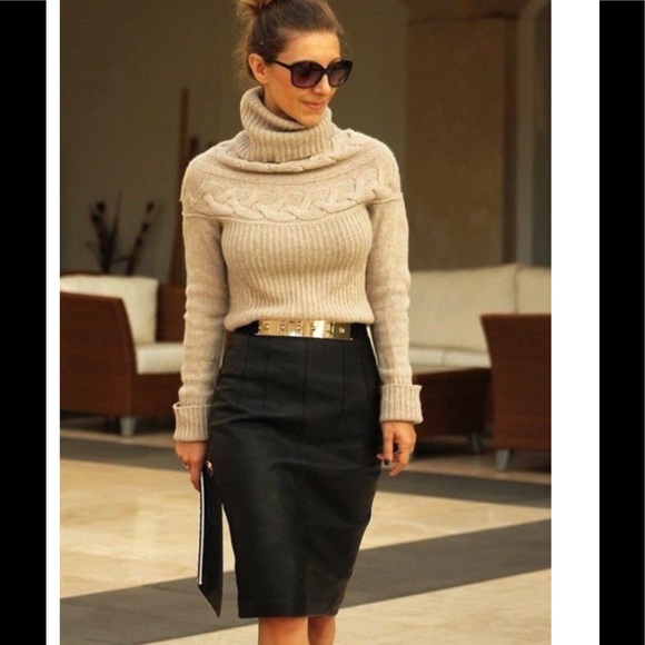 Banana Republic Dresses & Skirts - Banana Republic Black Stretch Skirt SZ 4