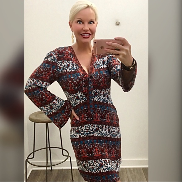 BEST Dress Ever! Flattering Bell Sleeve Dress - Picture 2 of 3