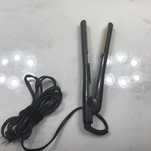 CHI 1” flat iron hair straightener