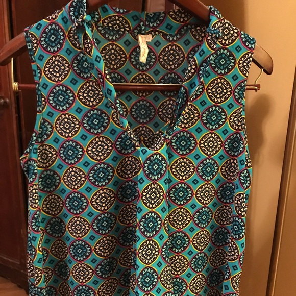 Red Camel Blouse - Picture 2 of 3