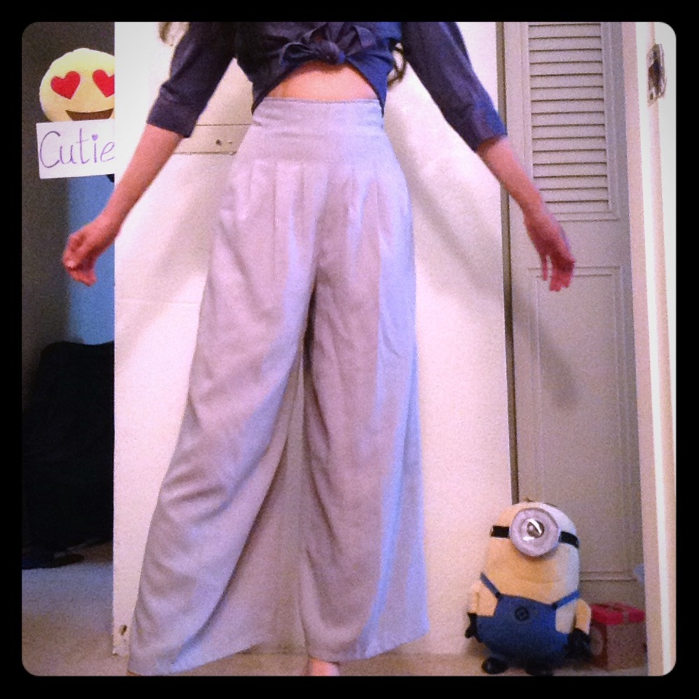 Fabulously Wide, Flowing, & High-Waisted Pants 4