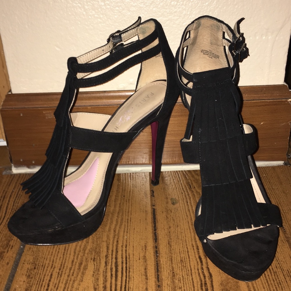 ✨Paris Hilton black suede pumps 👠✨