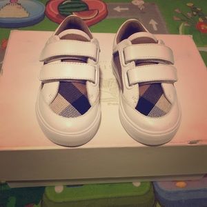 Burberry toddler size 23