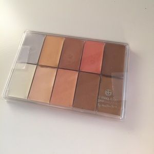 Brand new Le Maquillage Professional Palette PP01