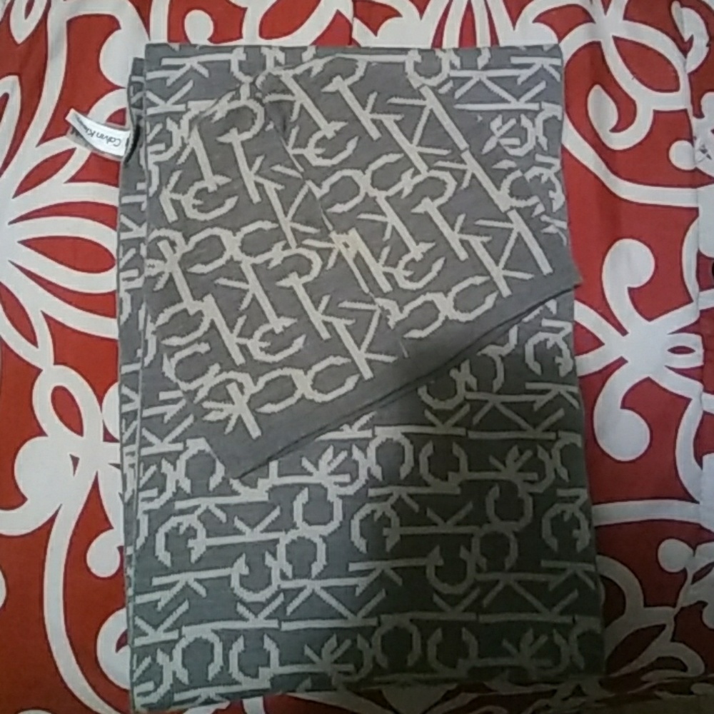 Calvin Klein NWOT hat and scarf set