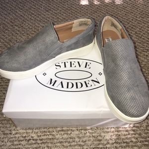 Gray Steve Madden Slip on sneakers