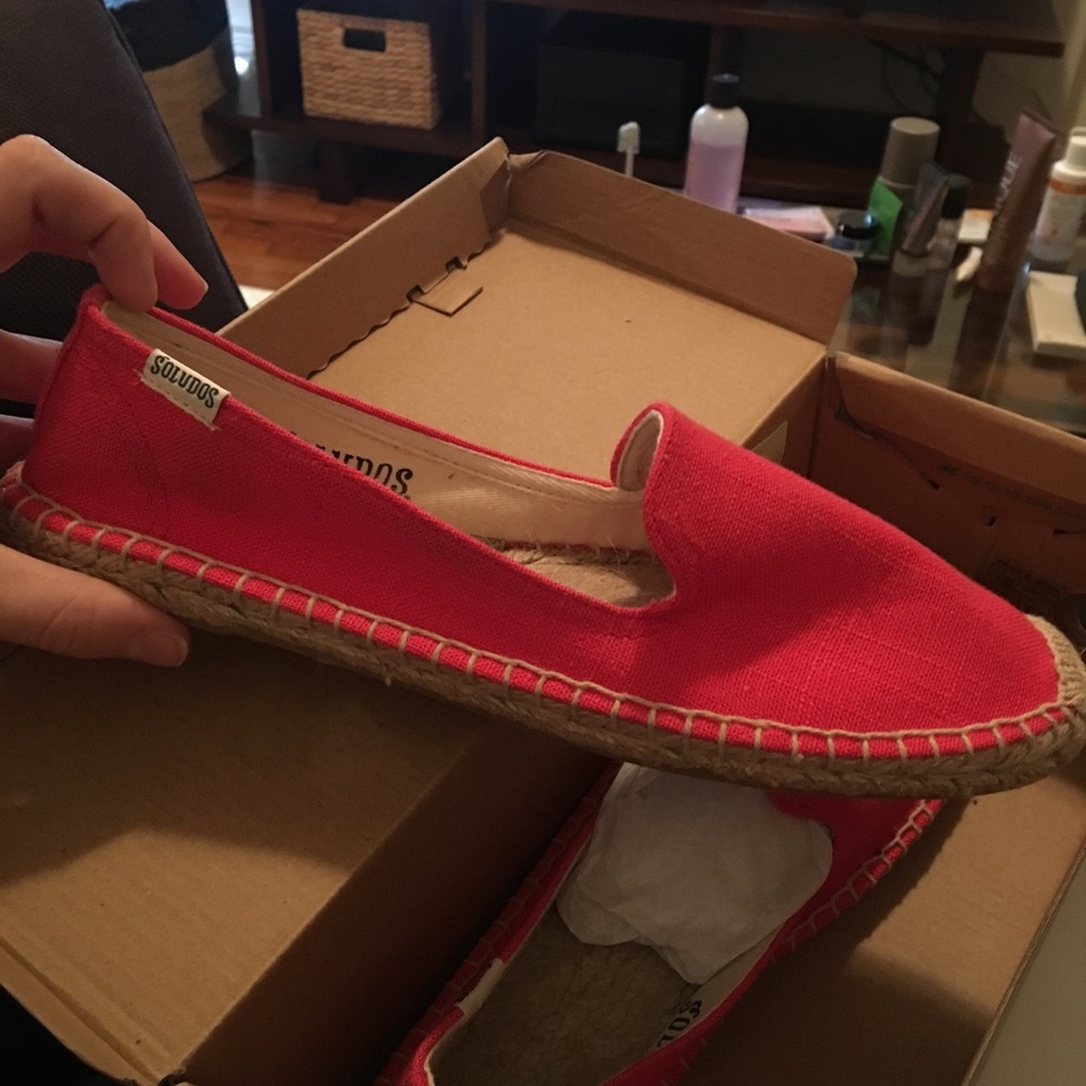 Coral colored Soludos