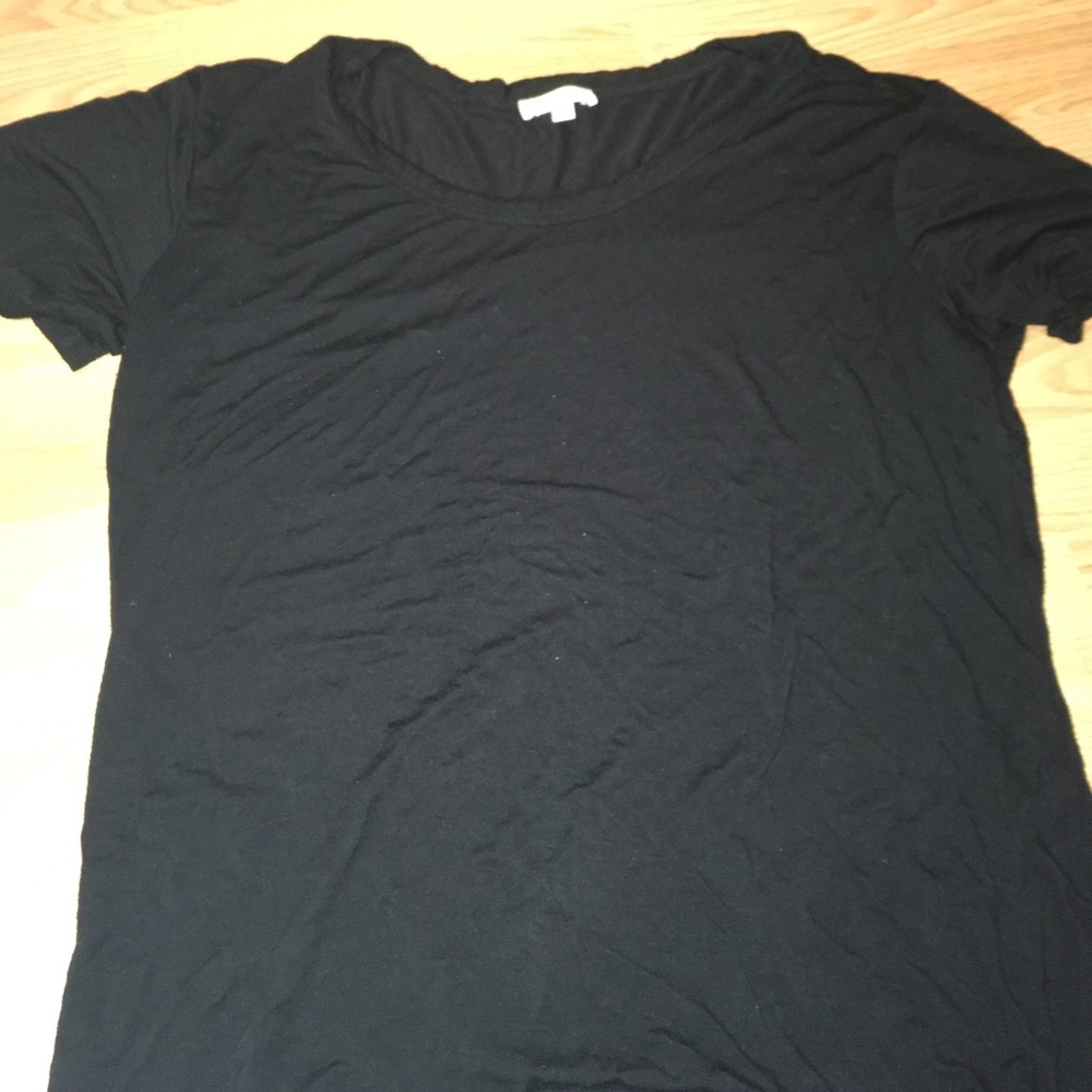 A black shirt
