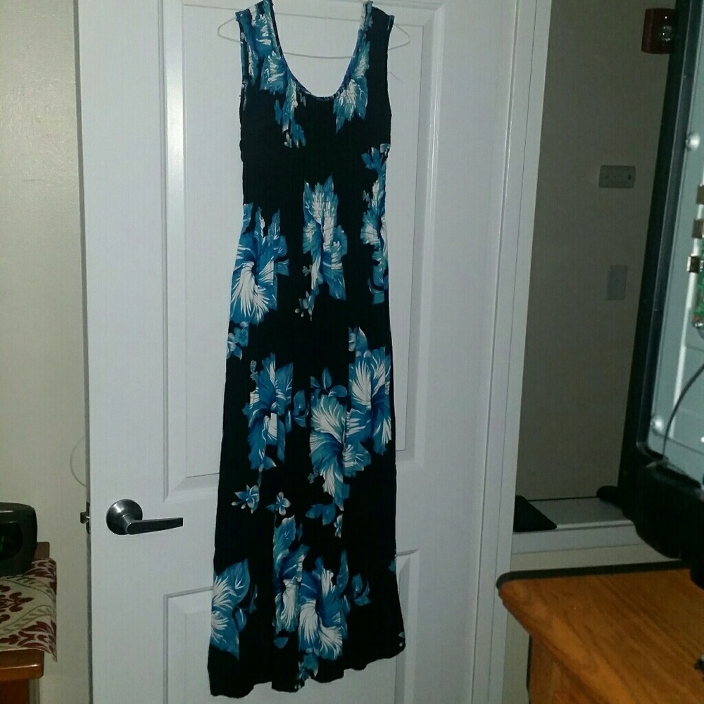 Sleeveless Maxi Dress