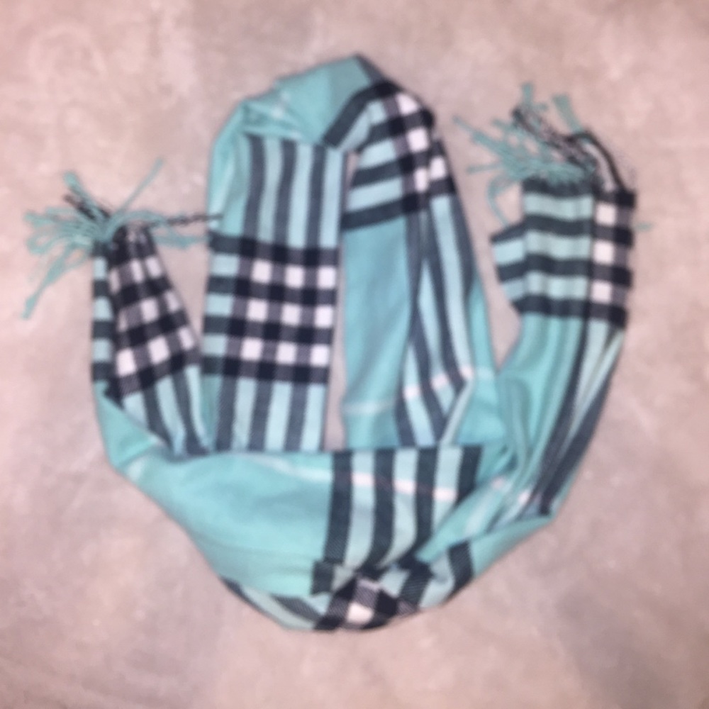 Scarf - Picture 3 of 4