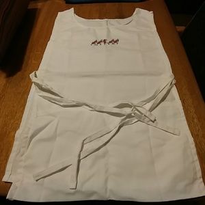 Embroidered Apron W/Dancing Ants