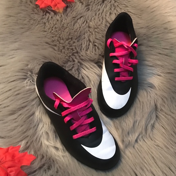 Nike Other - 🚨FLASH SALE🚨 Girls Nike Soccer Cleats⚽️