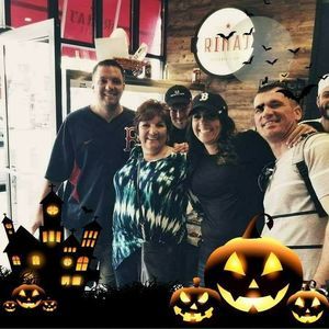 Meet your Posher, Elaine