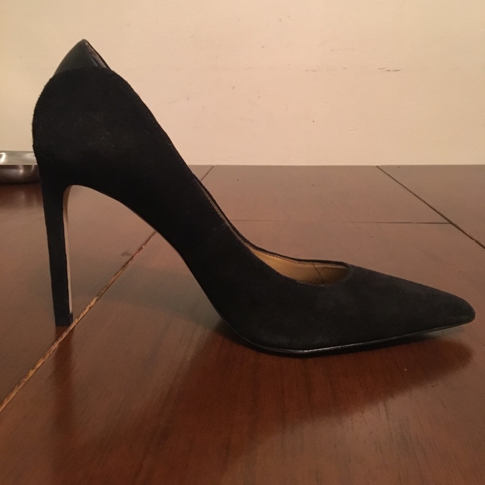 Sam Edelman black suede pumps