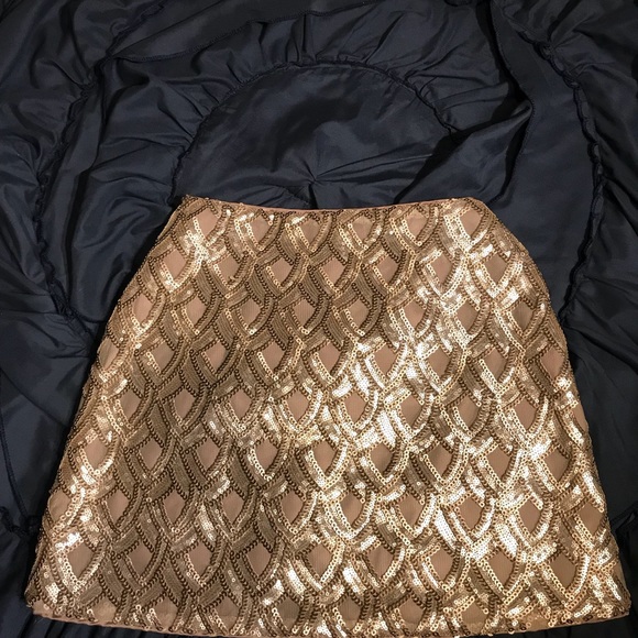 Skirt - Picture 2 of 3