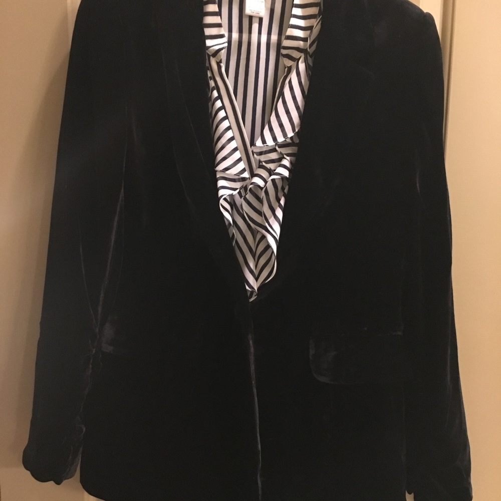 Super Sale!! Velvet Blazer 2017 Must Have