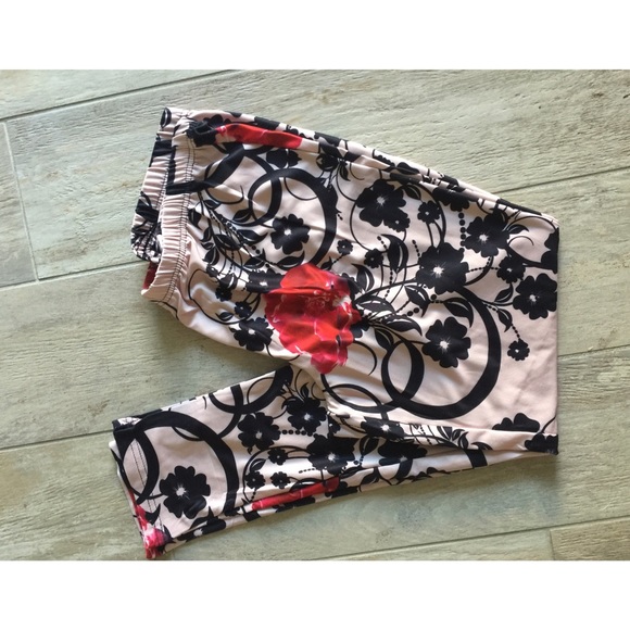 Beige and Black Floral Leggings - Picture 2 of 2