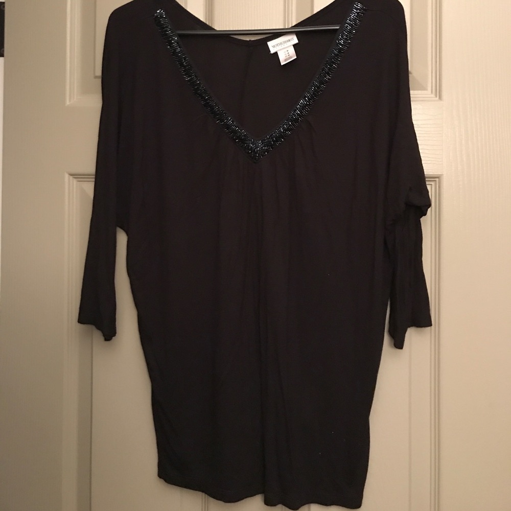 3/4 sleeved black maternity top with beaded neck