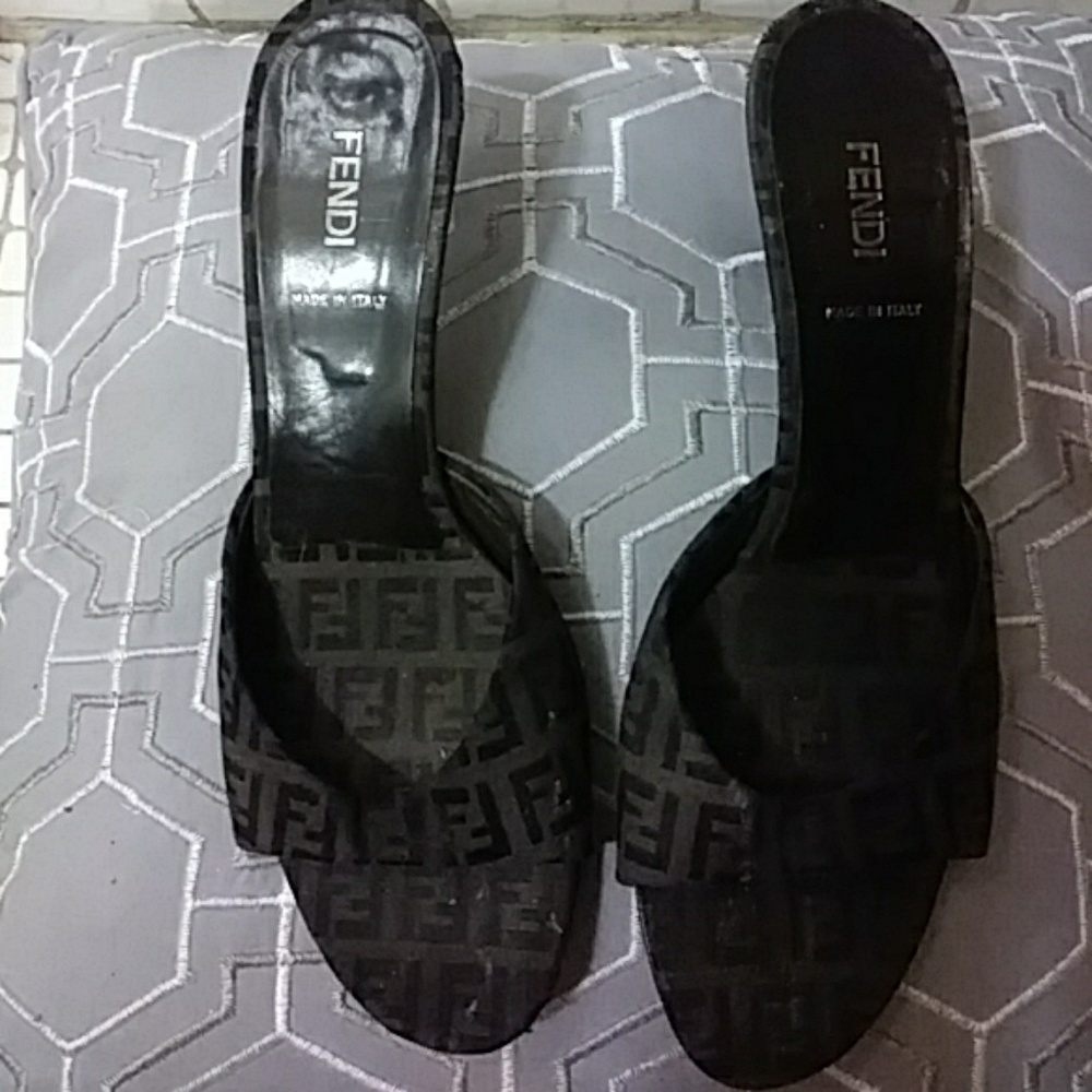 100%AUTHENTIC Fendi Kitten Heels