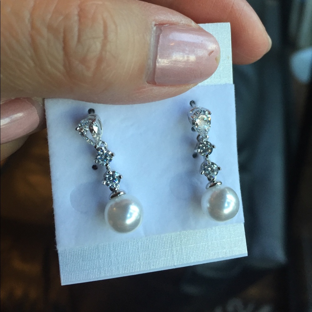 Crystal drop pearl earrings