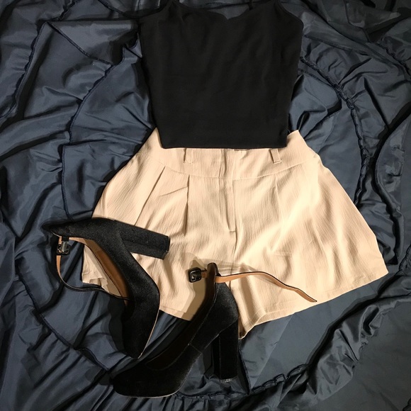 Shorts - Picture 1 of 2