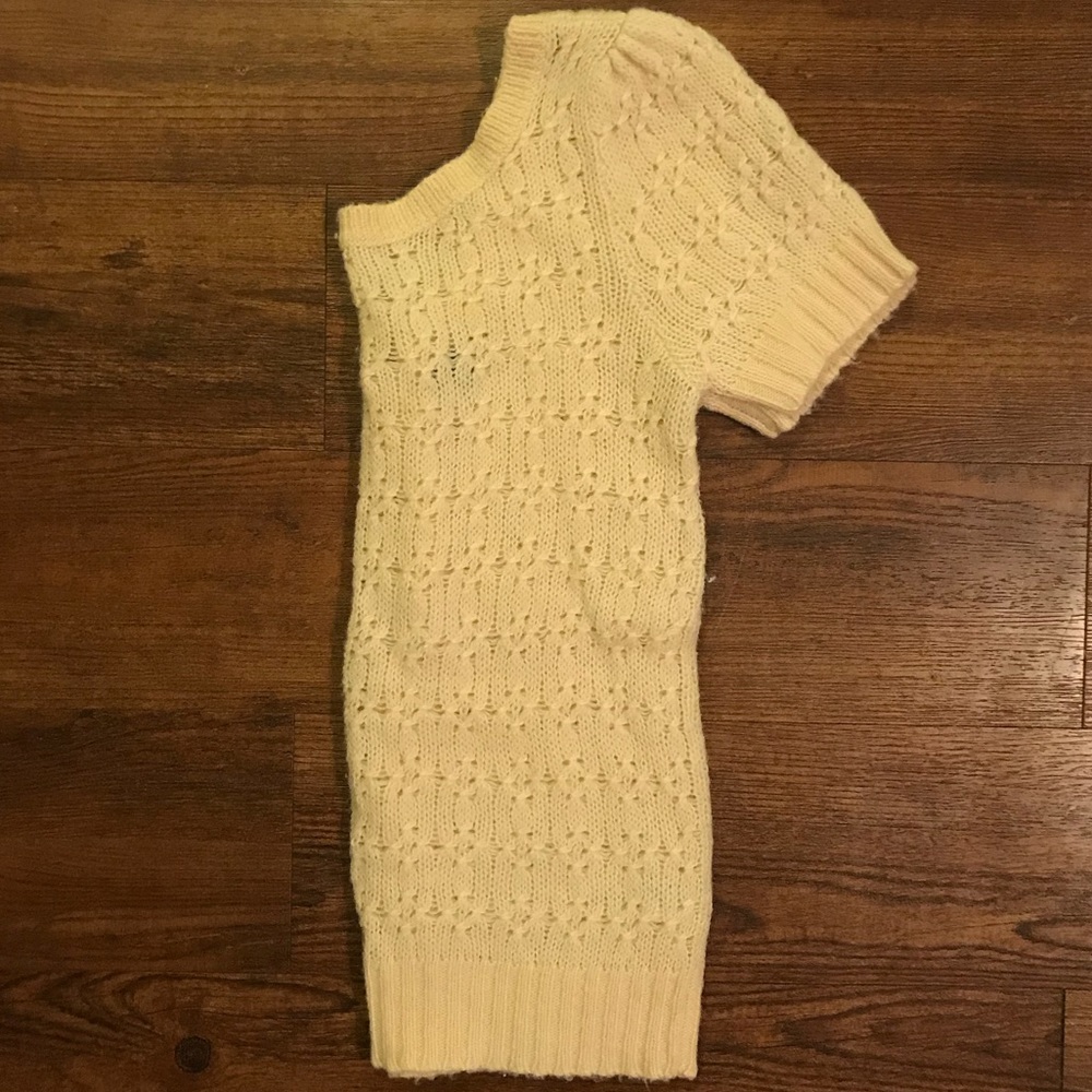 American Eagle Cream Short Sleeve Sweater