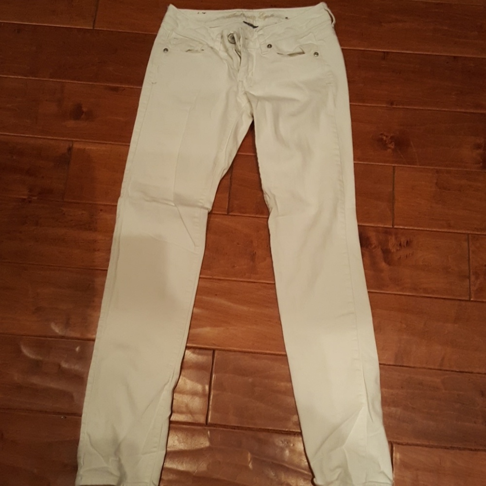 White American Eagle jeans
