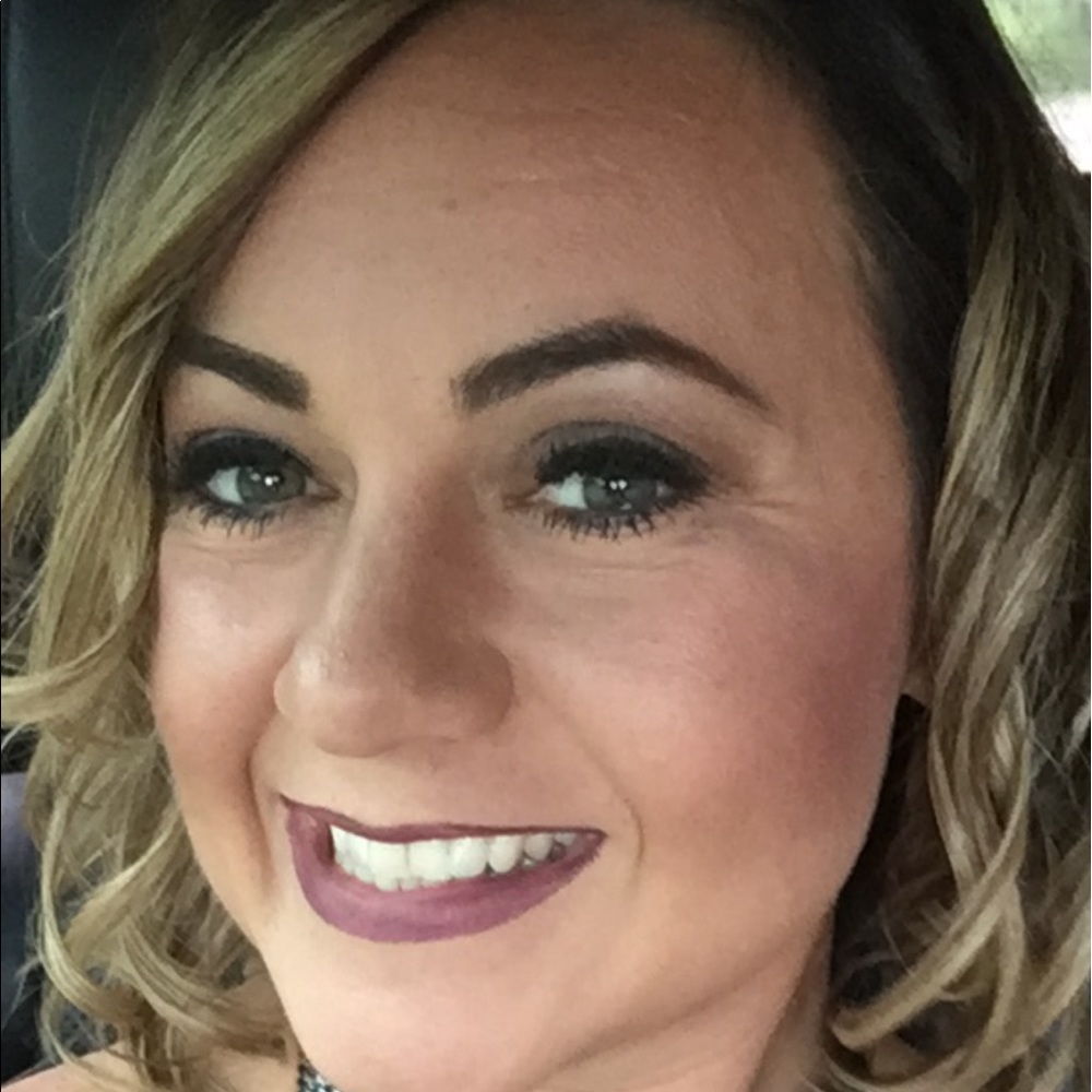Meet your Posher, Deana