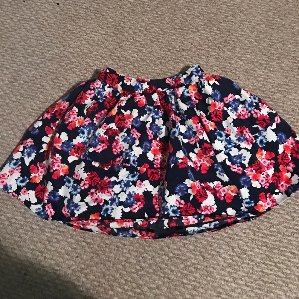 Express cute skirt